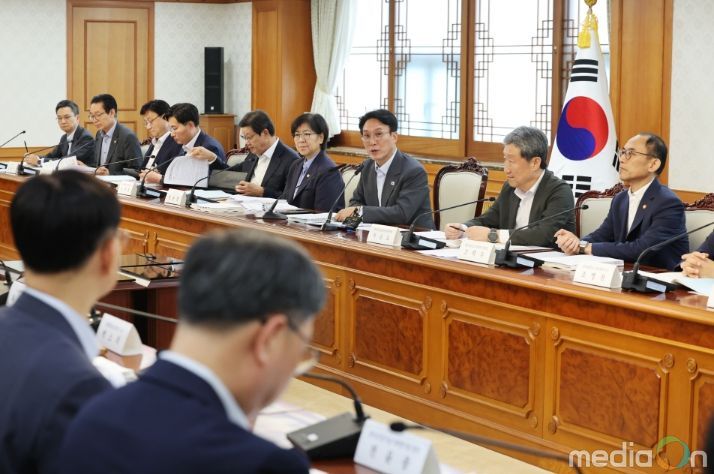 김민석 국무총리가 5일 세종대로 정부서울청사에서 열린 제7차 바이오헬스혁신위원회를 참석, 모두발언을 하고 있다.