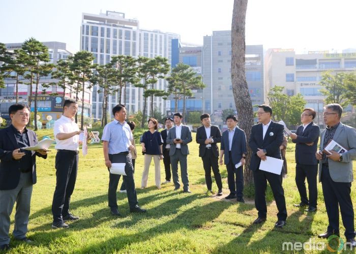 양주시, 옥정호수공원 야간조형물 설치 예정지 현장 간부회의 개최