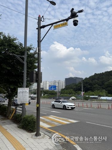 스마트도시과-백현동 안양판교로 한국석유관리원 인근에 신규 설치된 CCTV모습