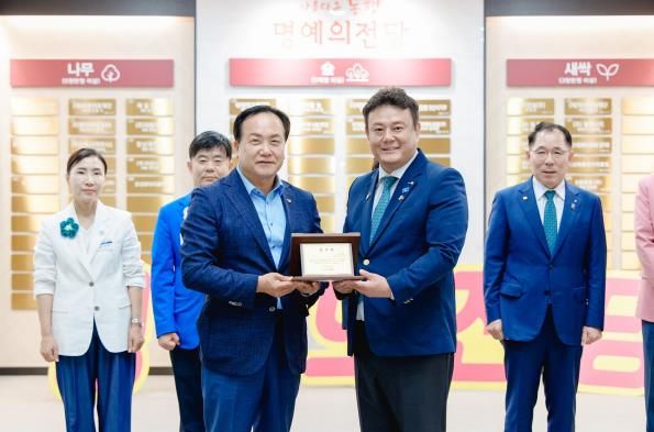 오산로타리클럽, 취약계층 대상포진 예방접종 지원…오산시 ‘명예의 전당’ 등재