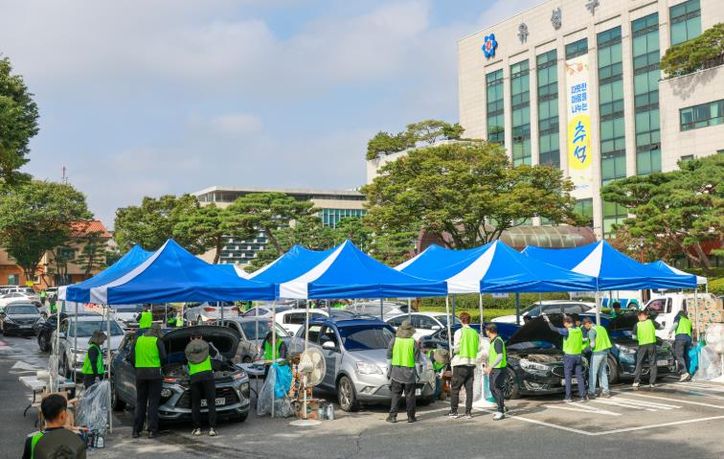 지난 21일 유성구는 추석 맞이 자동차 무상 점검 행사를 개최했다.
