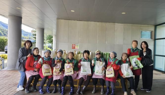 양평군 강하면 새마을회, 저소득 독거노인 45가구에 사랑의 반찬 나눔 행사 진행