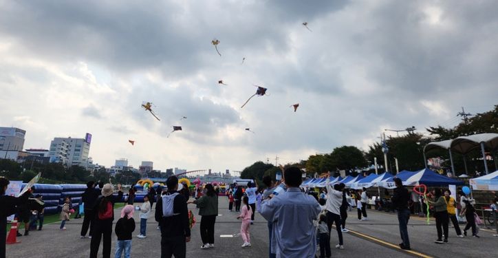 무심천체육공원 메운 어린이 함성! 청주시 팝업놀이터 성료