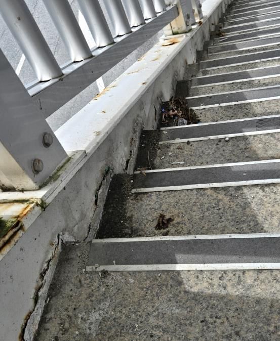 계단 연석부 천공