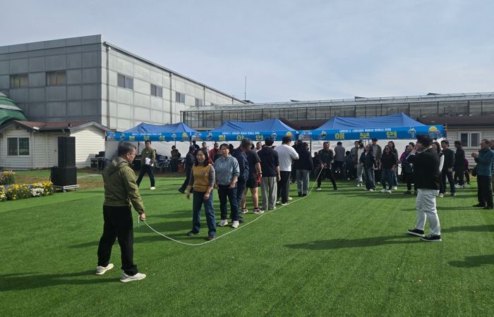 10월 30일 함평엑스포공원 ‘국향대전’ 군민 끼자랑 한마당 잔치에서 군민들이 행사를 즐기는 모습