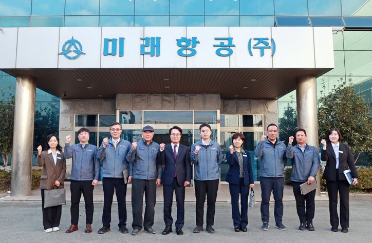 사천시장, 우주항공기업 현장 방문