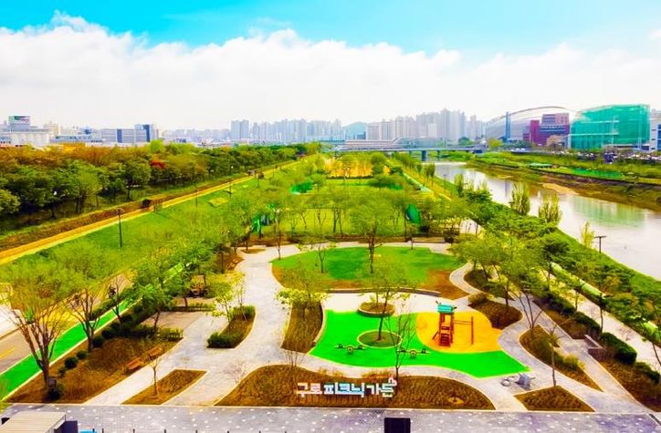 안양천변을 따라 조성된 ‘구로 피크닉가든’의 전경 모습