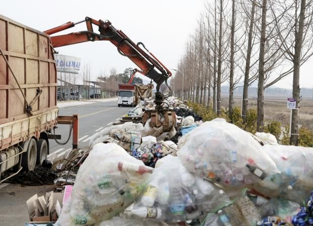 21일 태안읍에서 실시된 ‘2025년 제3차 숨은자원 찾기’ 행사 모습.