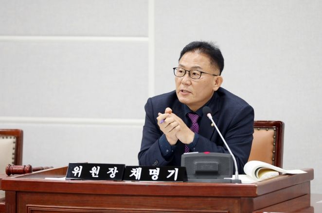 채명기 위원장(더불어민주당, 원천·영통1)