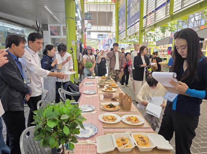 ‘백년시장’ 백년푸드31 콘테스트 진행 모습