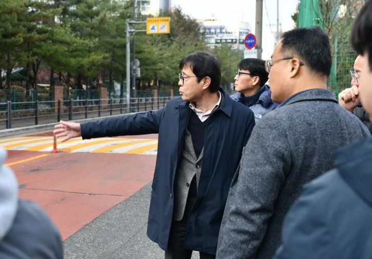 수원시 영통구, '새빛만남 수원 마음을 듣다' 주민 요구사항 확인 위해 현장 점검