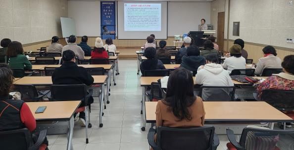 점촌도서관, 2025년 하반기 글사랑문학회 작가 특강