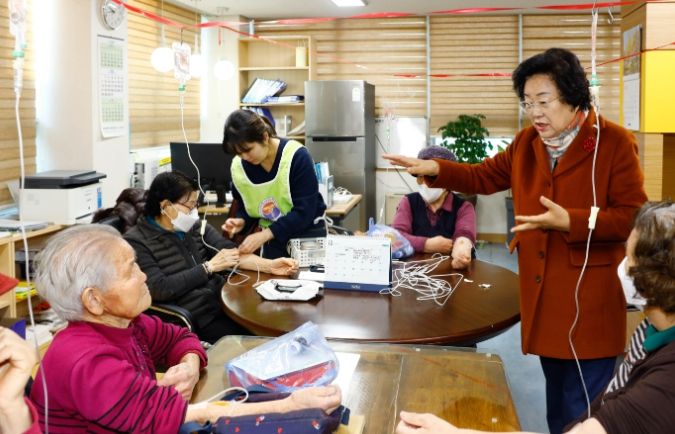 이천시의사회, 연초 의료봉사로 따뜻한 나눔 실천