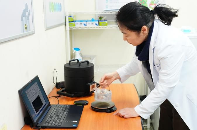 중랑구 보건소 수산물 방사능 검사 모습