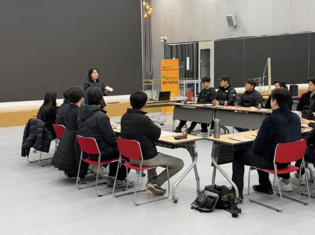 지난 10일 서울사이버대학교에서 소방관 대상 1회차 예술 치유 프로그램이 진행됐다.