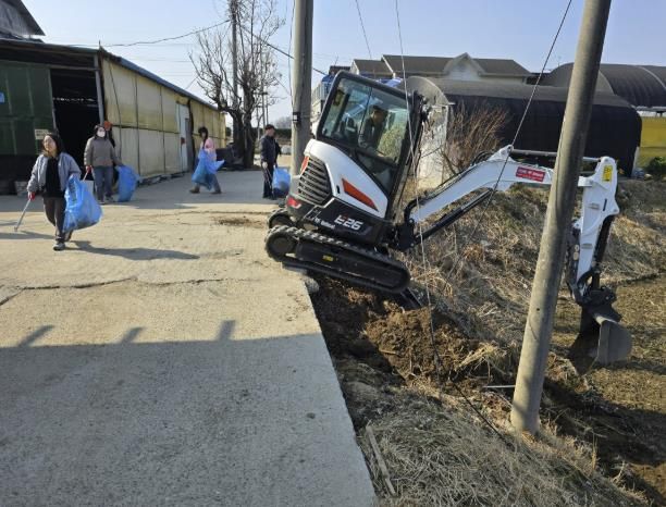 농로정비 및 대청소 모습