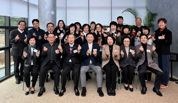 의정부시는 3월 18일 두물머리 카페 아르츠에서 송산권역의 주요 변화와 현안 사항을 공유하는 ‘송산권역 현장 티타임’을 개최했다.