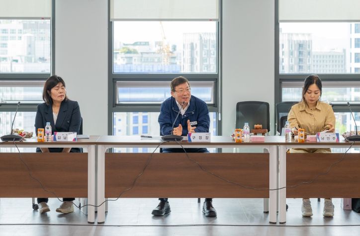 주민참여예산위원회 신규위원 위촉식에 참석해 말씀중인 김경호 광진구청장