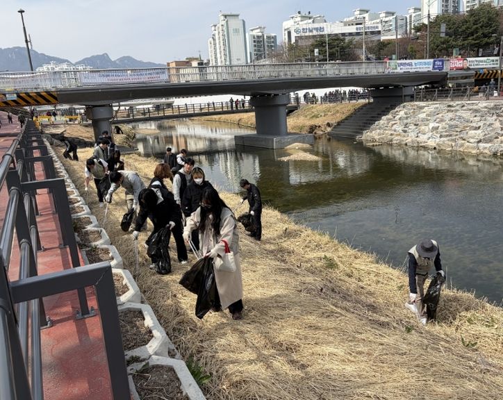 우이천 환경정비 활동 사진